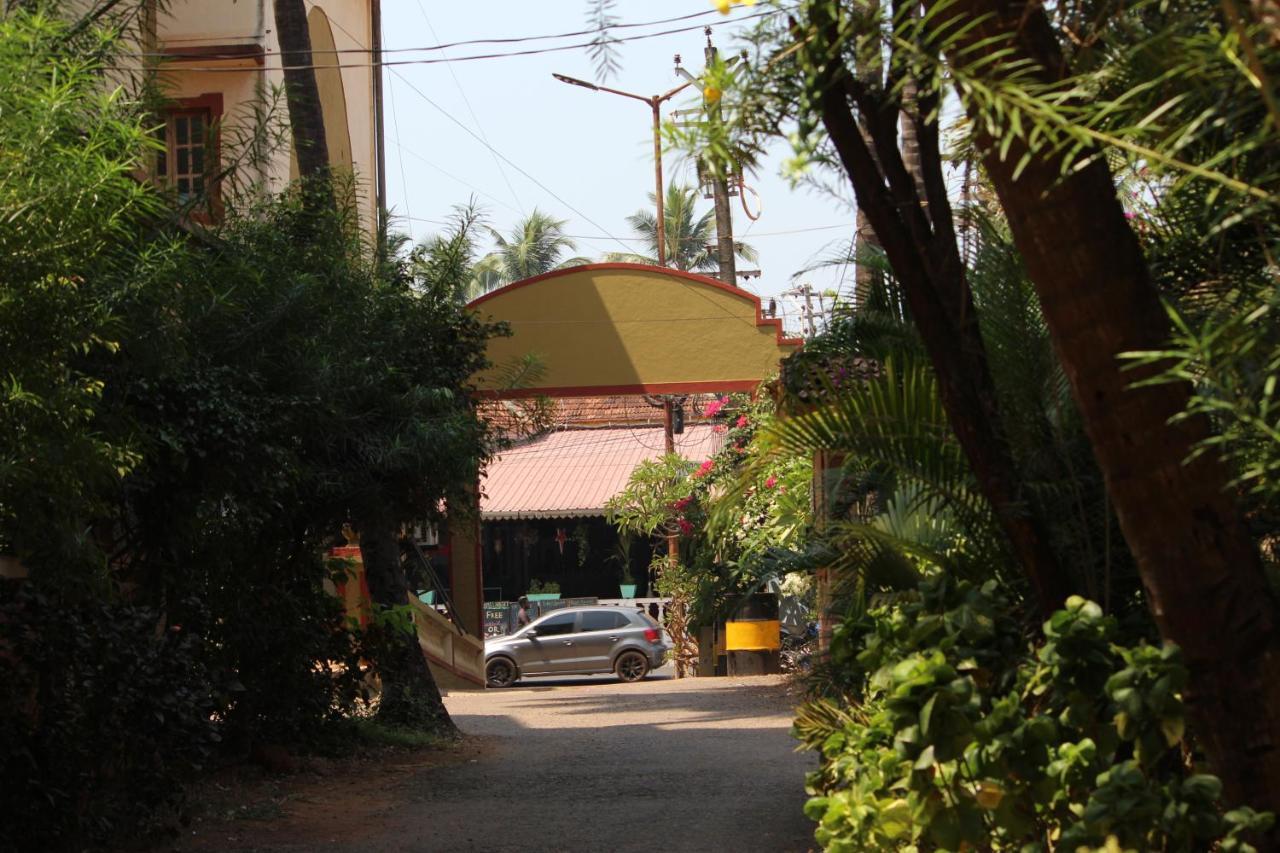 Stays - By Glitter Sand Candolim Bagian luar foto